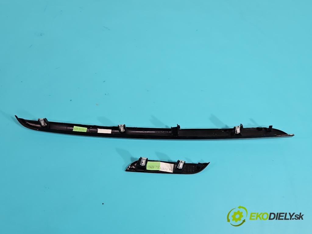 Renault Scenic III 2009-2016 1.6 dci 131 HP manual 96 kW 1598 cm3 5- Mřížka: kúrenia stredová  (Mriežky kúrenia (fukáre))