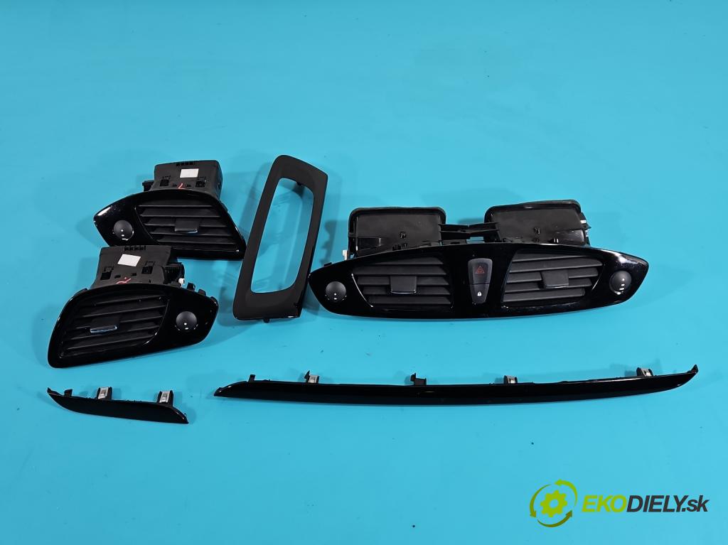 Renault Scenic III 2009-2016 1.6 dci 131 HP manual 96 kW 1598 cm3 5- Mřížka: kúrenia stredová  (Mriežky kúrenia (fukáre))