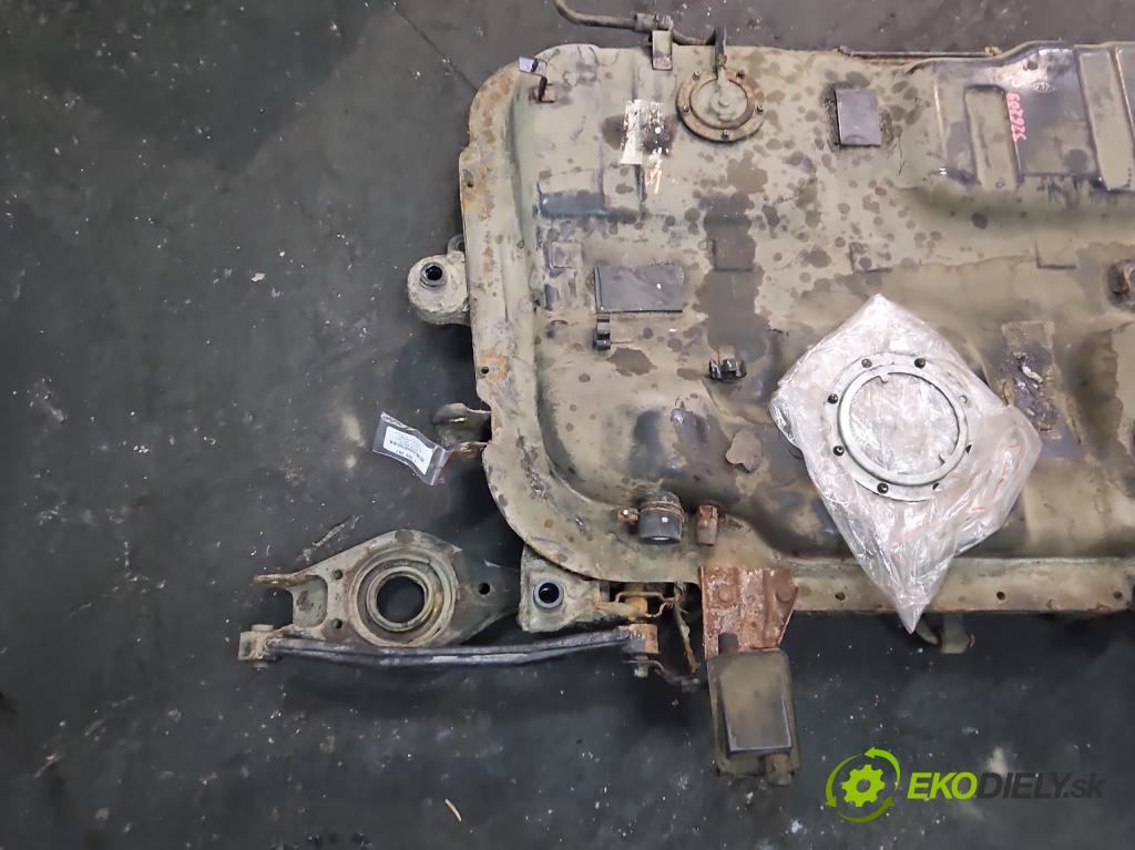 Kia Carens III  2006-2013 2.0 16V 144 hp manual 106 kW 1998 cm3 5- Nádrž: paliva  (Nádrže)