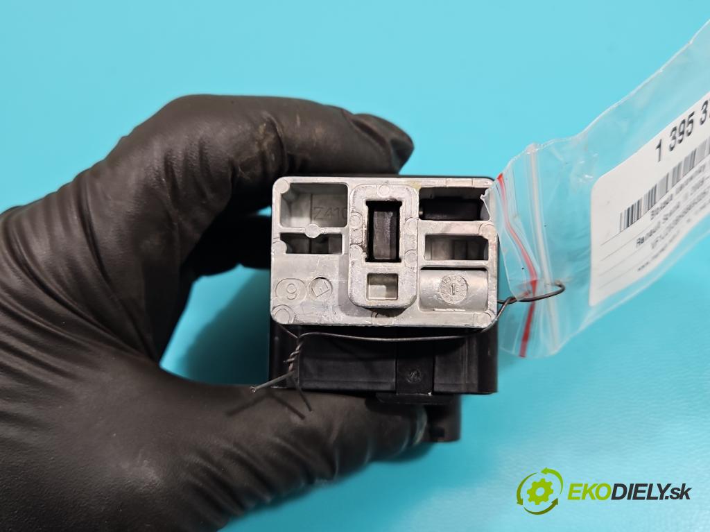 Renault Scenic III 2009-2016 1.6 dci 131 HP manual 96 kW 1598 cm3 5- Blokáda: řízení: 487004399R (Ostatné)