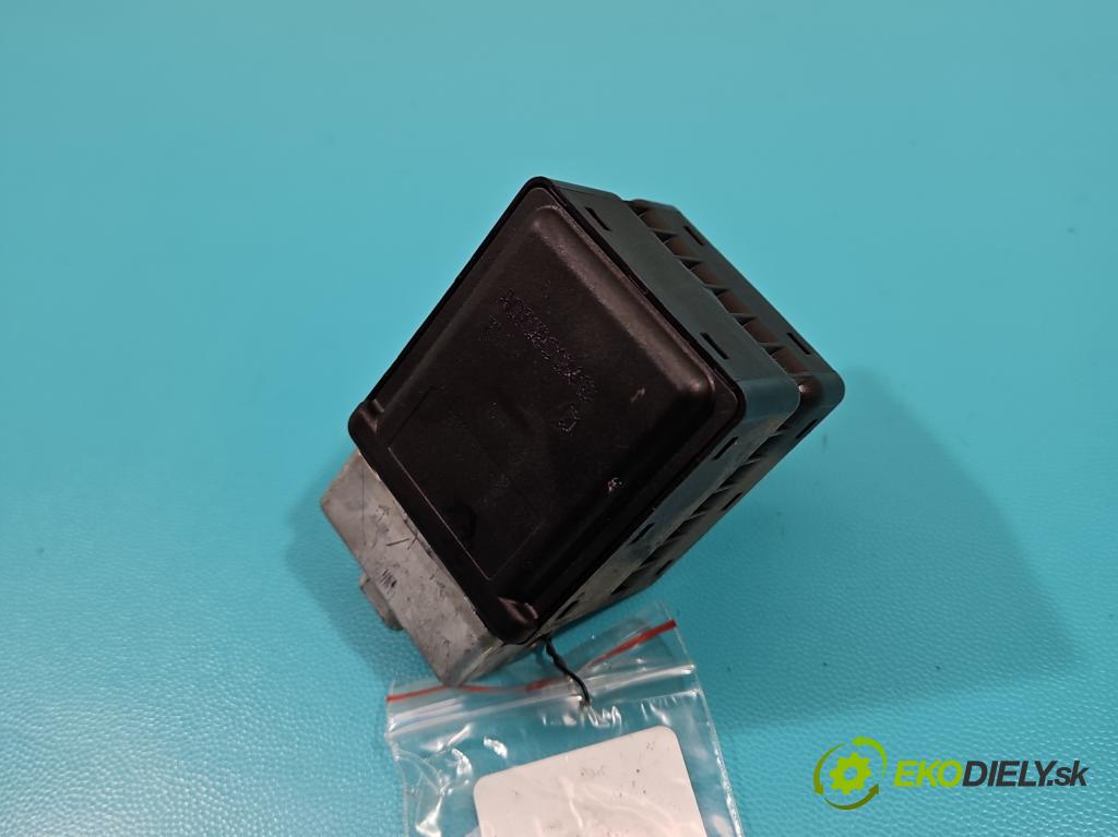 Renault Scenic III 2009-2016 1.6 dci 131 HP manual 96 kW 1598 cm3 5- Blokáda: řízení: 487004399R (Ostatné)