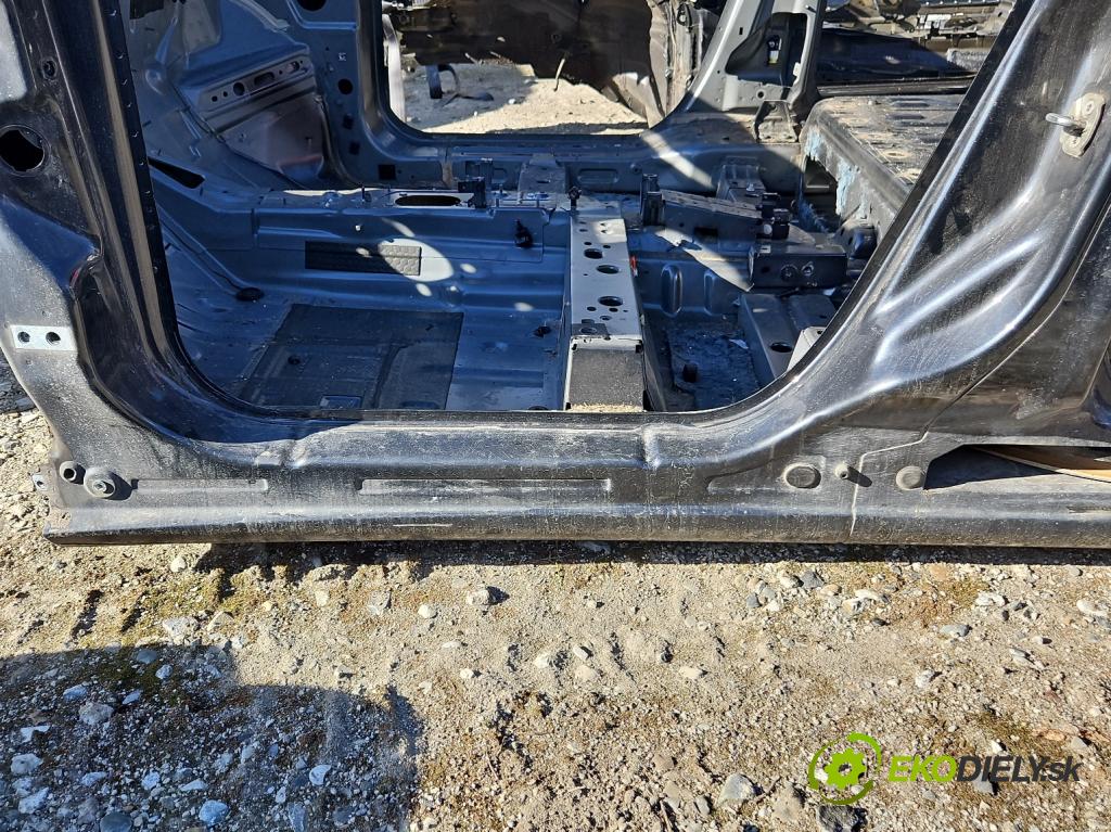 Opel Combo D 2011-2018 1.6 cdti 105 hp manual 77 kW 1598 cm3 5- práh levý  (Ostatní)