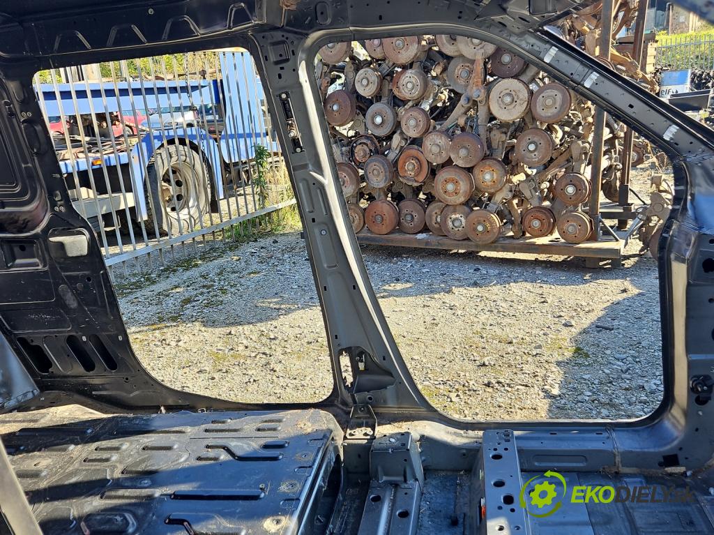 Opel Combo D 2011-2018 1.6 cdti 105 hp manual 77 kW 1598 cm3 5- práh levý  (Ostatní)