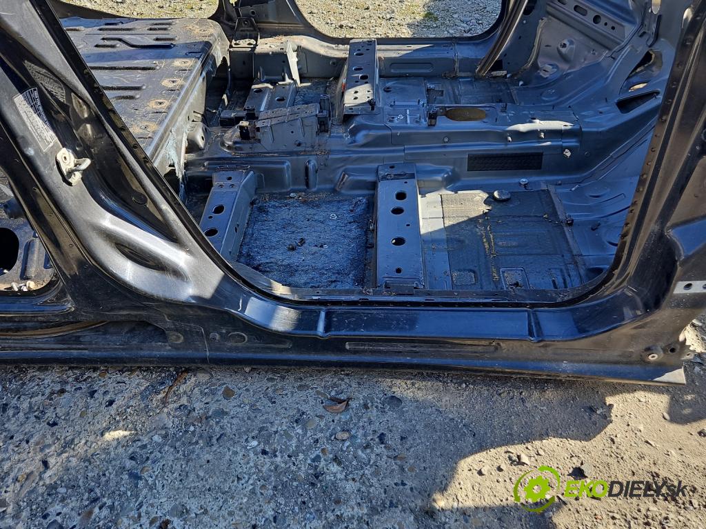 Opel Combo D 2011-2018 1.6 cdti 105 HP manual 77 kW 1598 cm3 5- Práh: pravý  (Ostatné)