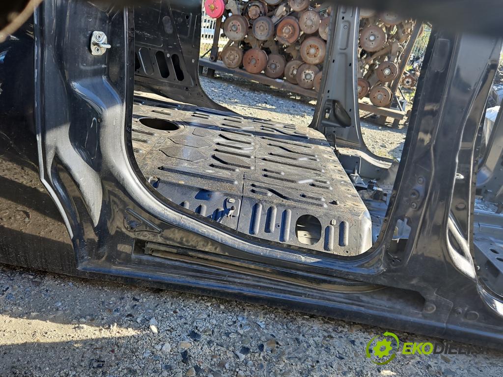 Opel Combo D 2011-2018 1.6 cdti 105 HP manual 77 kW 1598 cm3 5- Práh: pravý  (Ostatné)