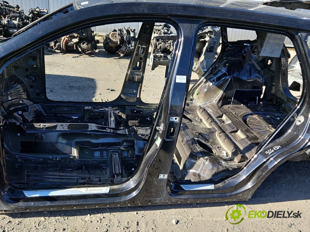 Skoda Karoq 2017- 2.0 tdi 150 hp automatic 110 kW 1968 cm3 5- práh levý  (Ostatní)