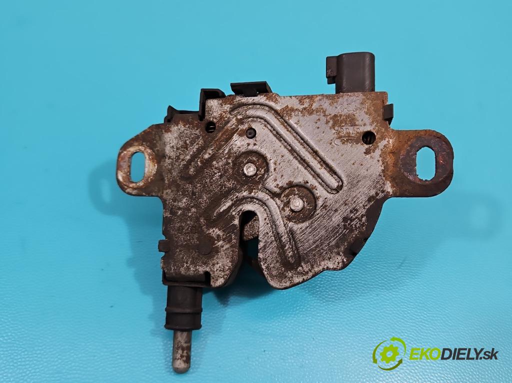 Ford Focus Mk2 2004-2011 1.6 tdci 90 hp manual 66 kW 1560 cm3 5- zámek kapoty