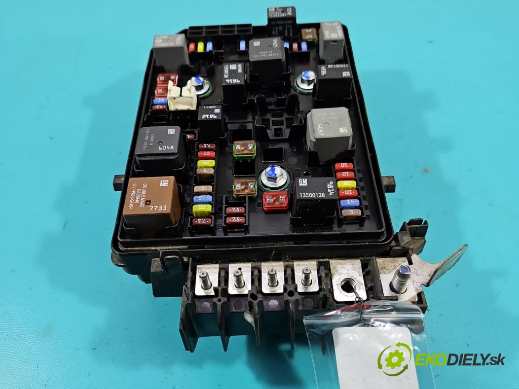 Opel Astra V  2015- 1.6 cdti 110 hp manual 81 kW 1598 cm3 5- skříňka pojistková 39158969 (Pojistkové skříňky)