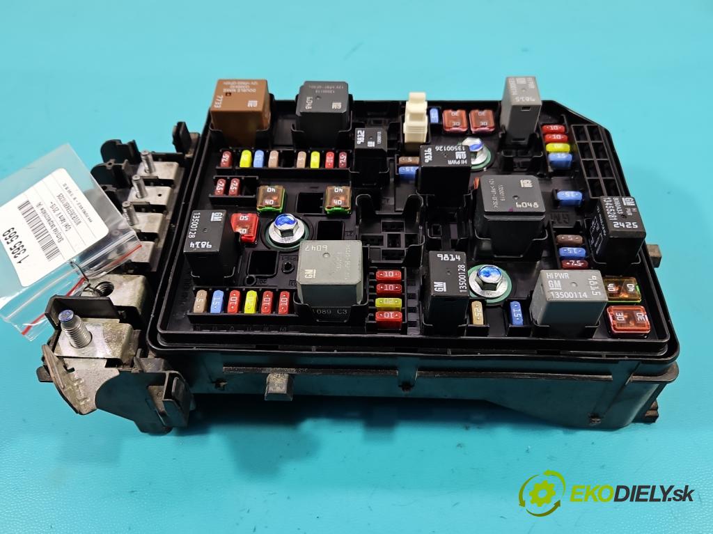 Opel Astra V  2015- 1.6 cdti 110 hp manual 81 kW 1598 cm3 5- skříňka pojistková 39158969 (Pojistkové skříňky)