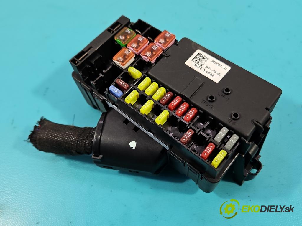 Opel Astra V  2015- 1.6 cdti 110 hp manual 81 kW 1598 cm3 5- skříňka pojistková 15533697 (Pojistkové skříňky)