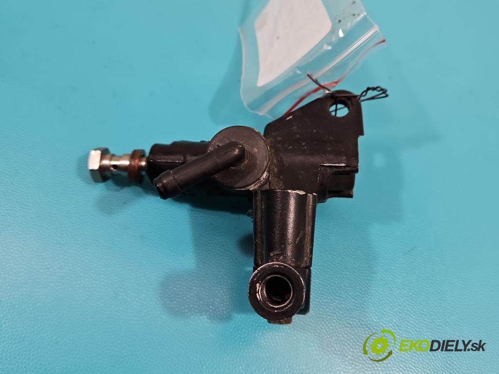 Kawasaki Z750 0.7 manual 25 kW 748 cm3 2- čerpadlo brzda:  (Posilňovače bŕzd)