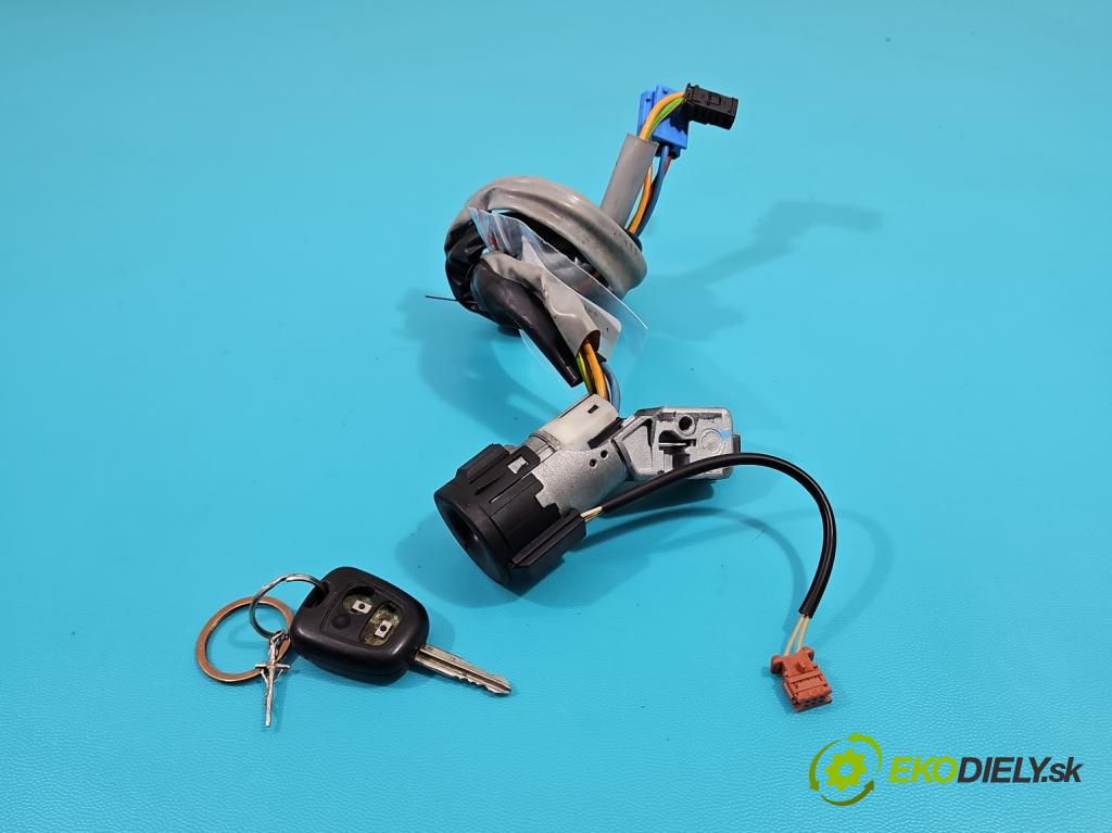 Peugeot Partner I 1996-2008 1.9d 69KM manual 51 kW 1868 cm3 5- Spínačka  (Spínacie skrinky a kľúče)