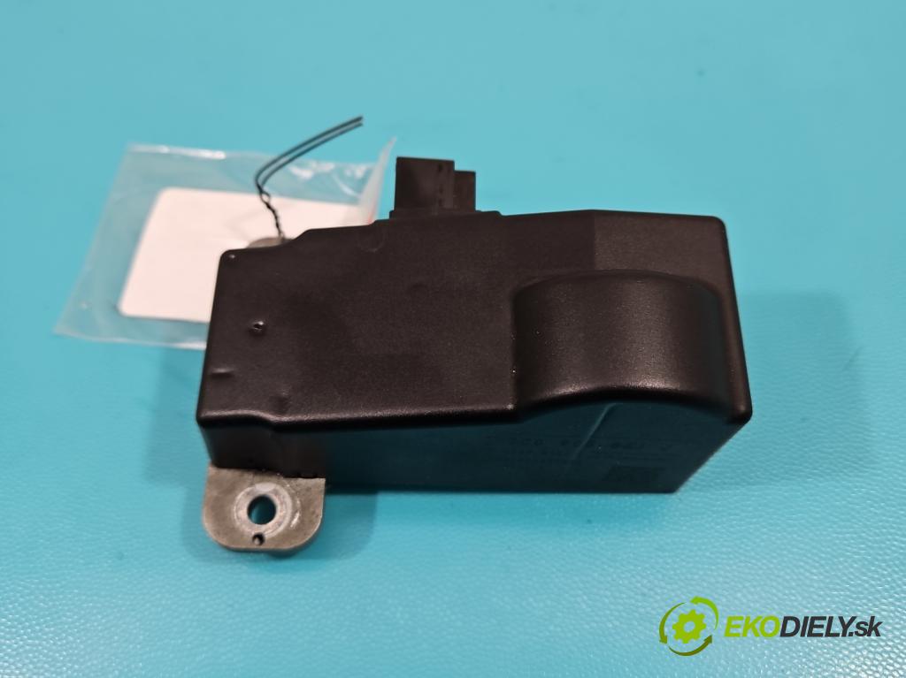 Vw Passat CC 2008-2016 2.0 tdi 140 HP manual 103 kW 1968 cm3 4- Blokáda: řízení: 3C0905861J (Ostatné)