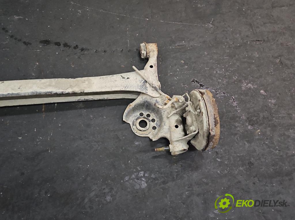 Toyota Yaris I 1999-2005 1.3 vvti 87 hp manual 64 kW 1298 cm3 3- zadní výztuha  (Výztuhy zadní)