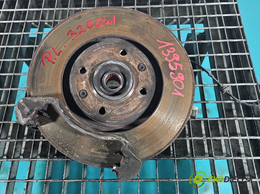 Peugeot 308 I 2007-2013 1.6 hdi 114 HP manual 84 kW 1560 cm3 5- náboj ľavé  (Náboje)