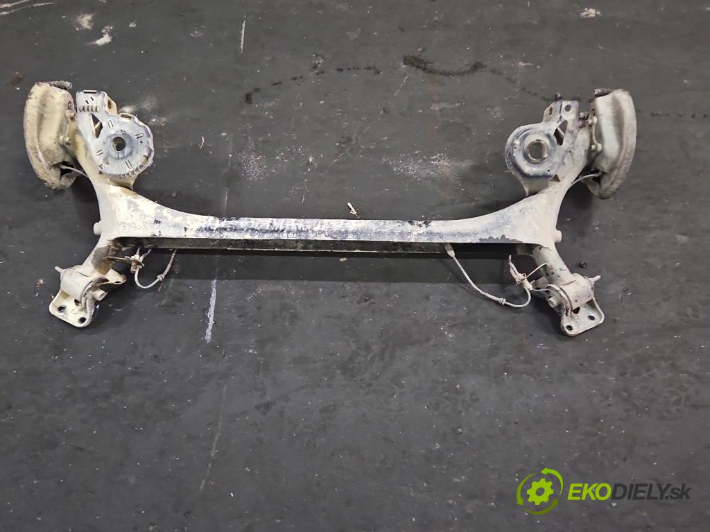 Peugeot 308 I 2007-2013 1.6 hdi 114 hp manual 84 kW 1560 cm3 5- zadní výztuha  (Výztuhy zadní)