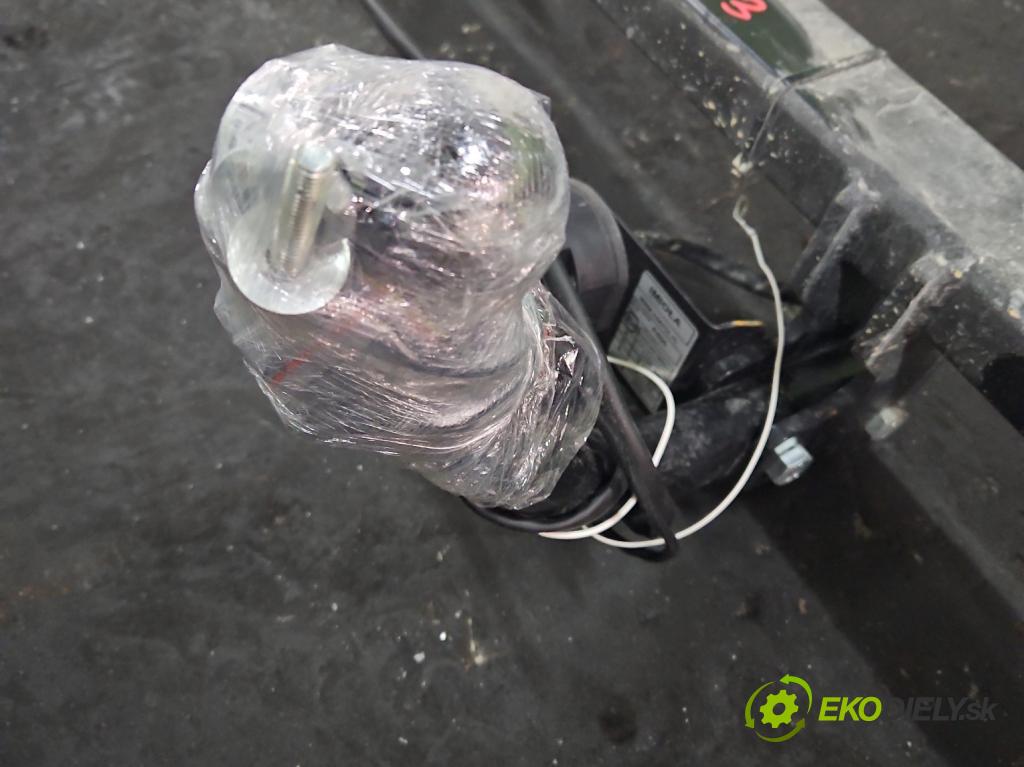 Peugeot 308 I 2007-2013 1.6 hdi 114 hp manual 84 kW 1560 cm3 5- oko tažné  (Tažná zařízení)