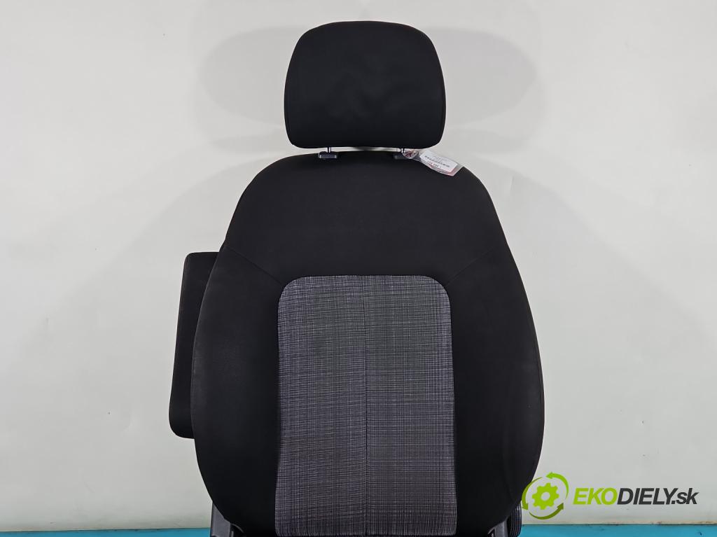 Kia Venga 1.4 16V 90 HP manual 66,2 kW 1396 cm3 5- Sedačka ľavý  (Sedačky, sedadlá)