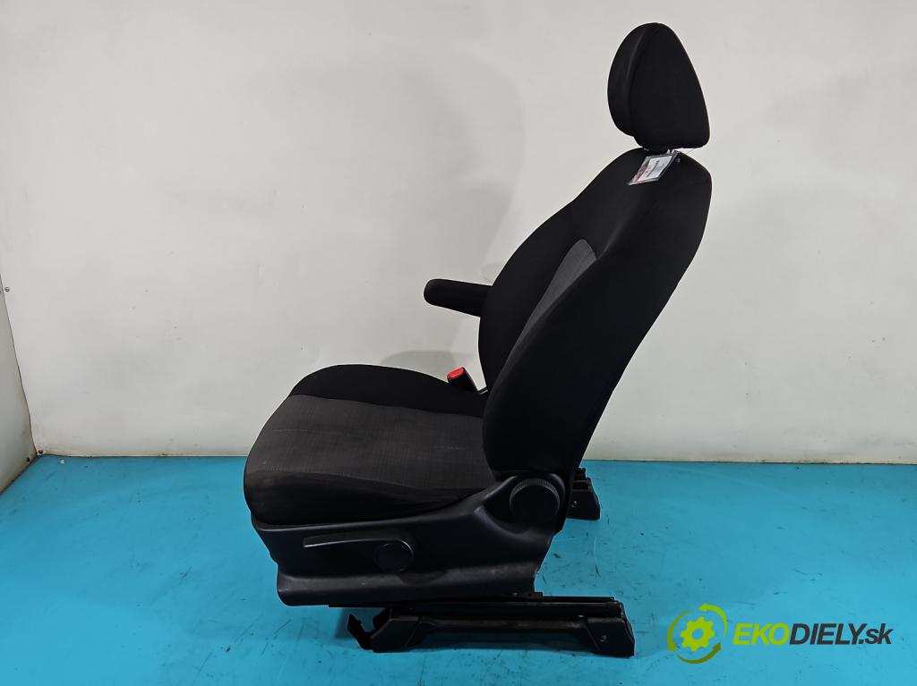 Kia Venga 1.4 16V 90 HP manual 66,2 kW 1396 cm3 5- Sedačka ľavý  (Sedačky, sedadlá)