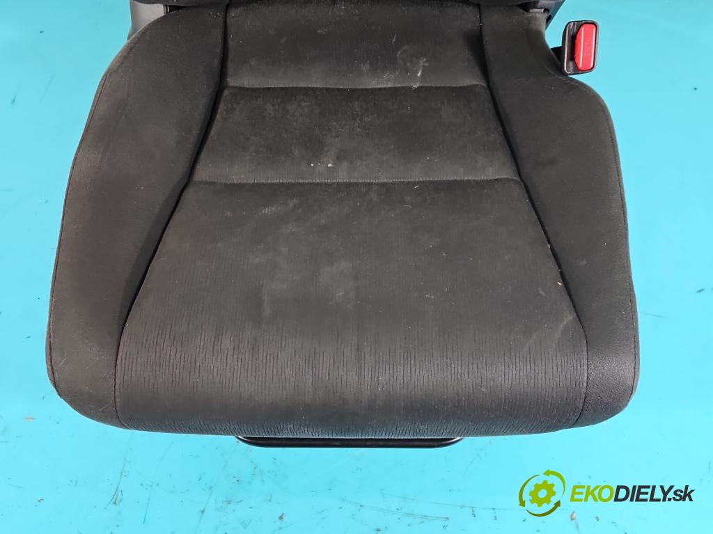 Honda Accord VIII 2008-2015 2.0 VTEC 156 HP automatic 115 kW 1997 cm3 4- Sedačka pravý  (Sedačky, sedadlá)