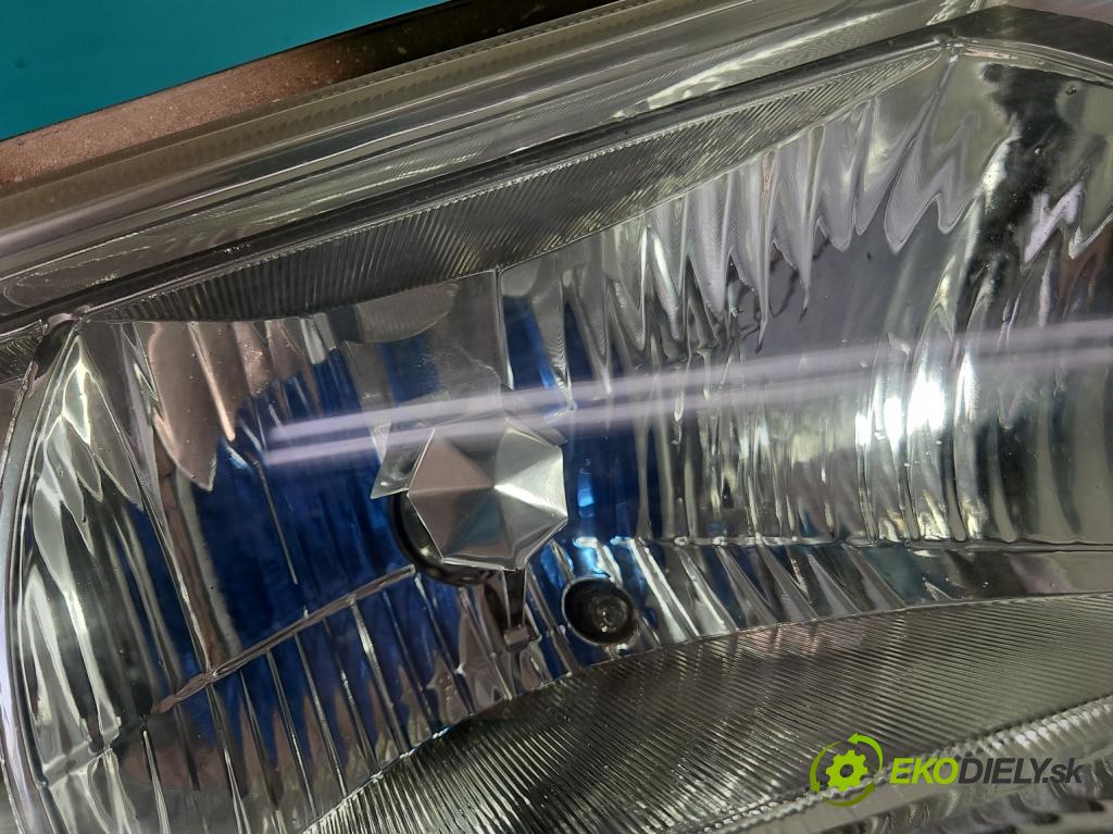 Skoda Octavia I 1996-2010 2.0 8V 116 HP manual 85 kW 1984 cm3 5- Reflektor: pravý  (Pravé)