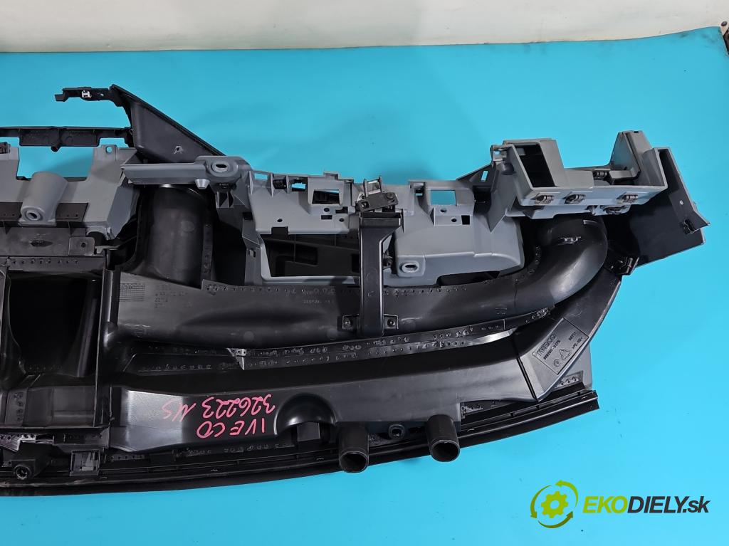 Iveco Daily IV 2006-2014 3.0 HPI 145 HP manual 107 kW 2998 cm3 2- kokpit,pristrojová doska rozdeľovacia