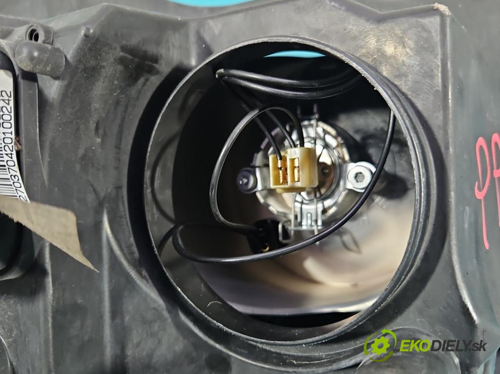 Opel Astra III 2004-2014 1.4 16V 90 HP manual 66 kW 1364 cm3 5- Reflektor: pravý 13239289 (Pravé)