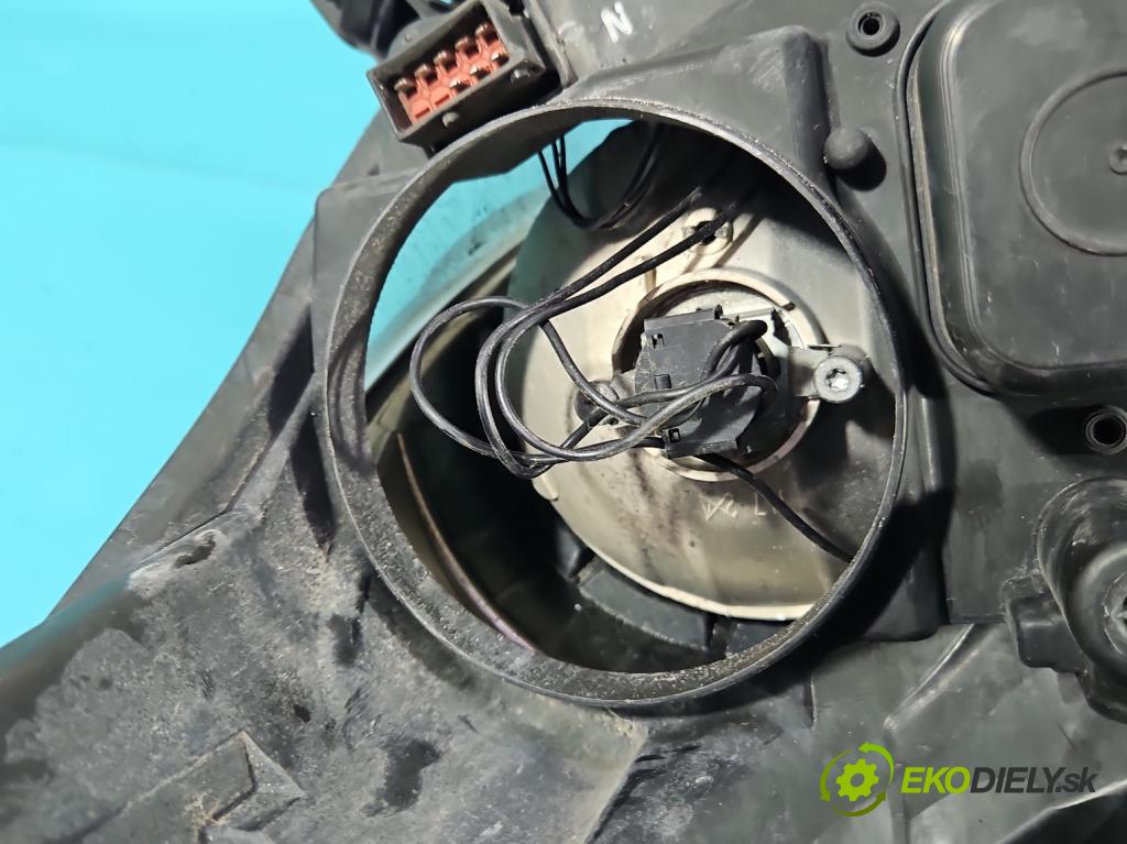 Opel Astra III 2004-2014 1.4 16V 90 HP manual 66 kW 1364 cm3 5- Reflektor: pravý 13239289 (Pravé)