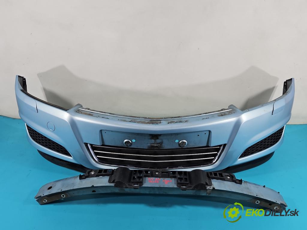 Opel Astra III 2004-2014 1.4 16V 90 hp manual 66 kW 1364 cm3 5- nárazník přední  (Ostatné)