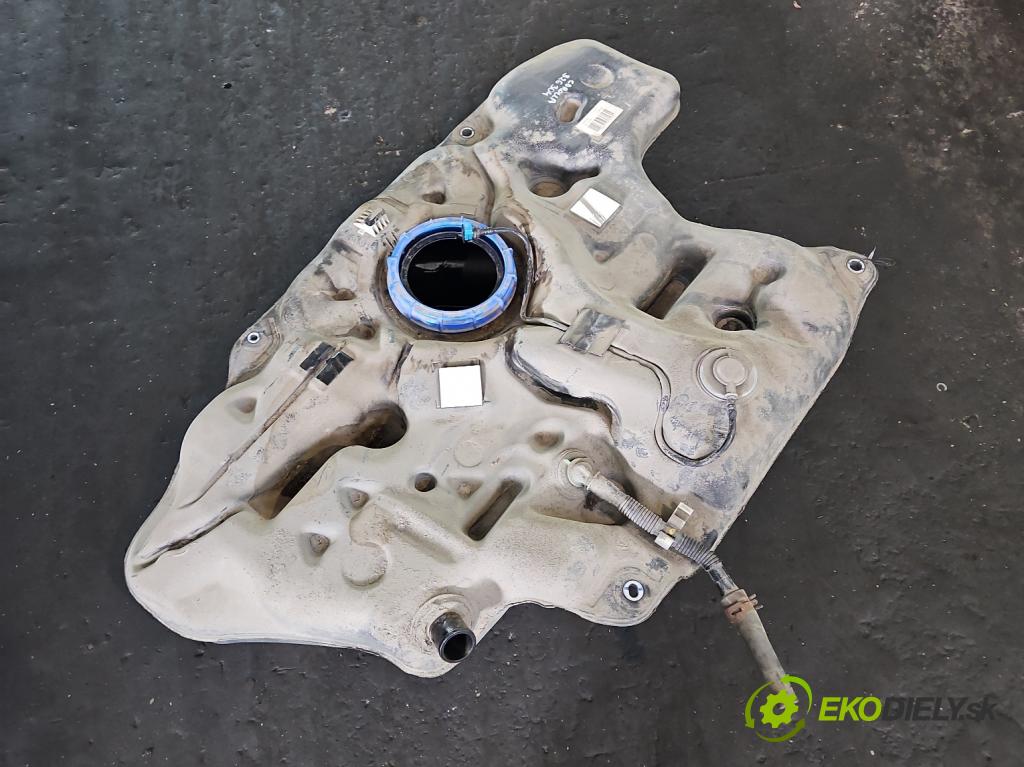 Toyota Corolla E16/E18  2013-2019 1.6 16V 132 hp manual 97 kW 1598 cm3 4- Nádrž: paliva 77111-02150 (Nádrže)