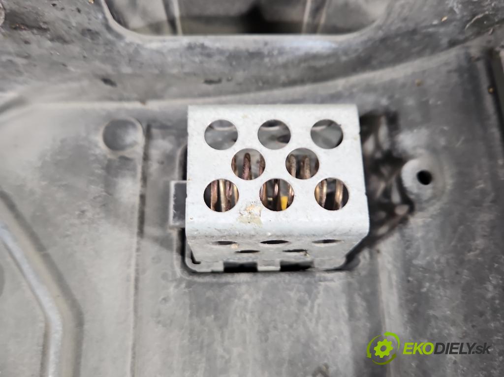 Peugeot 308 I 2007-2013 1.6 hdi 114 hp manual 84 kW 1560 cm3 5- stěna přední  (Výztuhy přední)