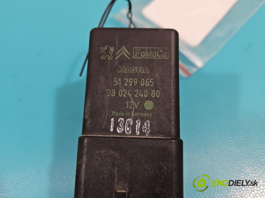 Peugeot 308 I 2007-2013 1.6 hdi 114 HP manual 84 kW 1560 cm3 5- Relé: svíčky: zařicích: 9802424080 (Relé)