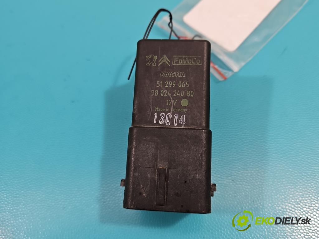 Peugeot 308 I 2007-2013 1.6 hdi 114 HP manual 84 kW 1560 cm3 5- Relé: svíčky: zařicích: 9802424080 (Relé)