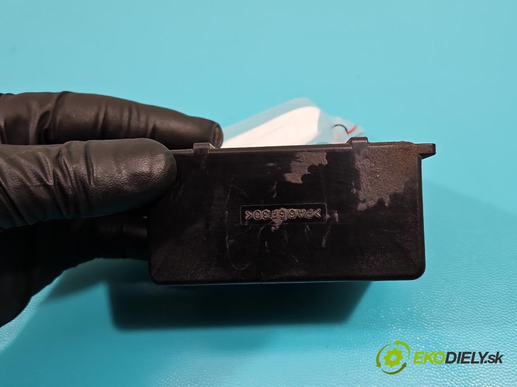 Mercedes E W210 1995-2002 2,2.0 cdi 143 HP manual 105 kW 2148 cm3 4- Relé: svíčky: zařicích:  (Relé)