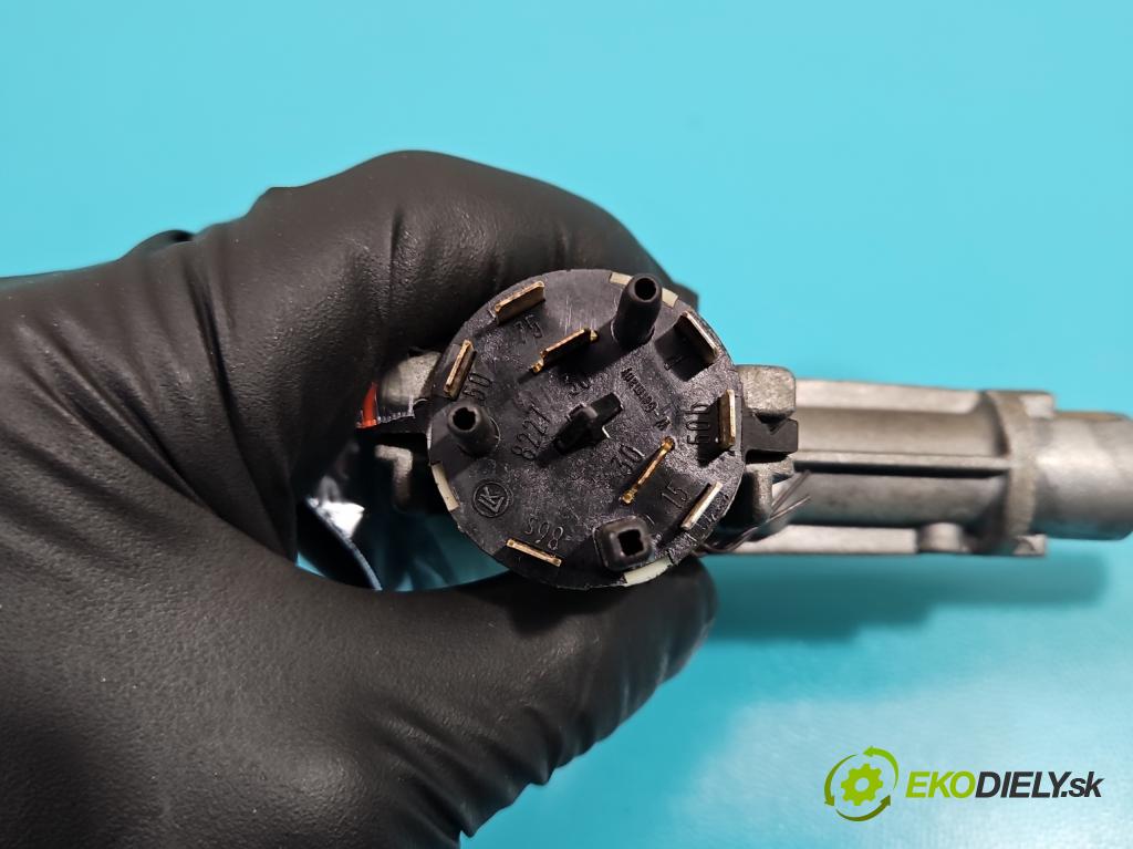 Audi 80 B4 1991-1994 1.8 90 HP manual 66 kW 1781 cm3 4- Spínačka 893905851D (Spínacie skrinky a kľúče)