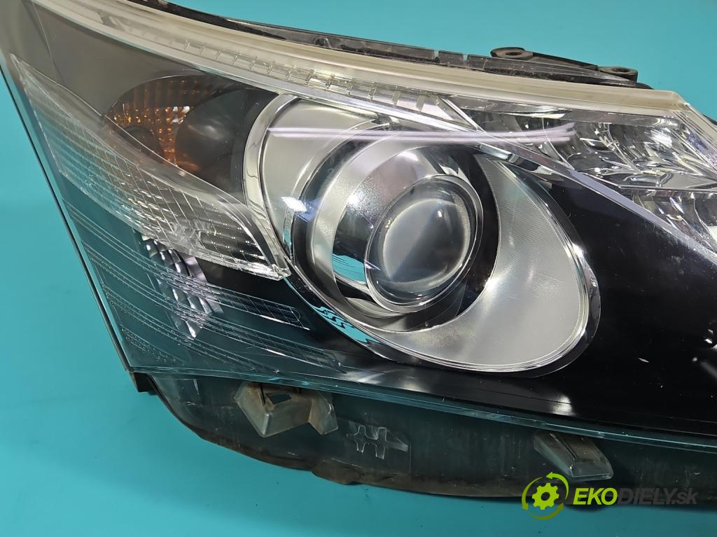 Toyota Avensis III T27 2009-2018 2.0 16V 152KM automatic 112 kW 1987 cm3 5- Reflektor: pravý  (Pravé)