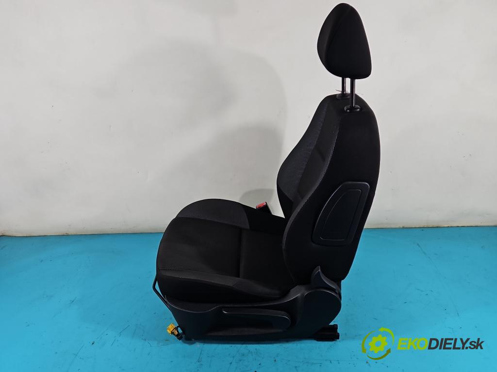 Peugeot 207 1.4 8V 73 HP manual 54 kW 1360 cm3 5- Sedačka ľavý  (Sedačky, sedadlá)