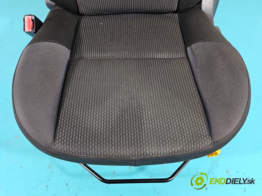 Peugeot 207 1.4 8V 73 HP manual 54 kW 1360 cm3 5- Sedačka ľavý  (Sedačky, sedadlá)