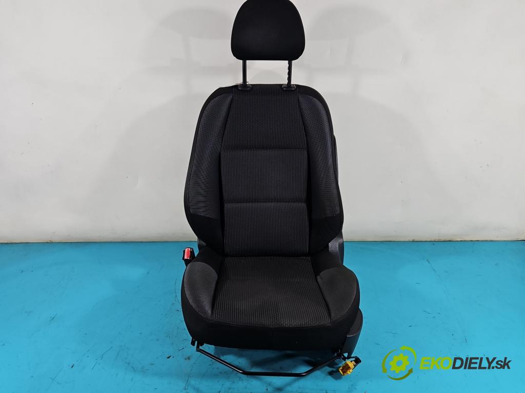 Peugeot 207 1.4 8V 73 HP manual 54 kW 1360 cm3 5- Sedačka ľavý  (Sedačky, sedadlá)