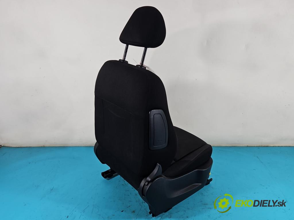 Peugeot 207 1.4 8V 73 HP manual 54 kW 1360 cm3 5- Sedačka pravý  (Sedačky, sedadlá)