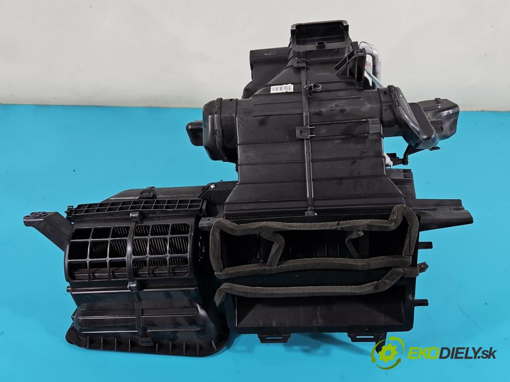 Kia Venga 1.4 16V 90 hp manual 66,2 kW 1396 cm3 5- radiátor 97200-1P100 (Radiátory topení)