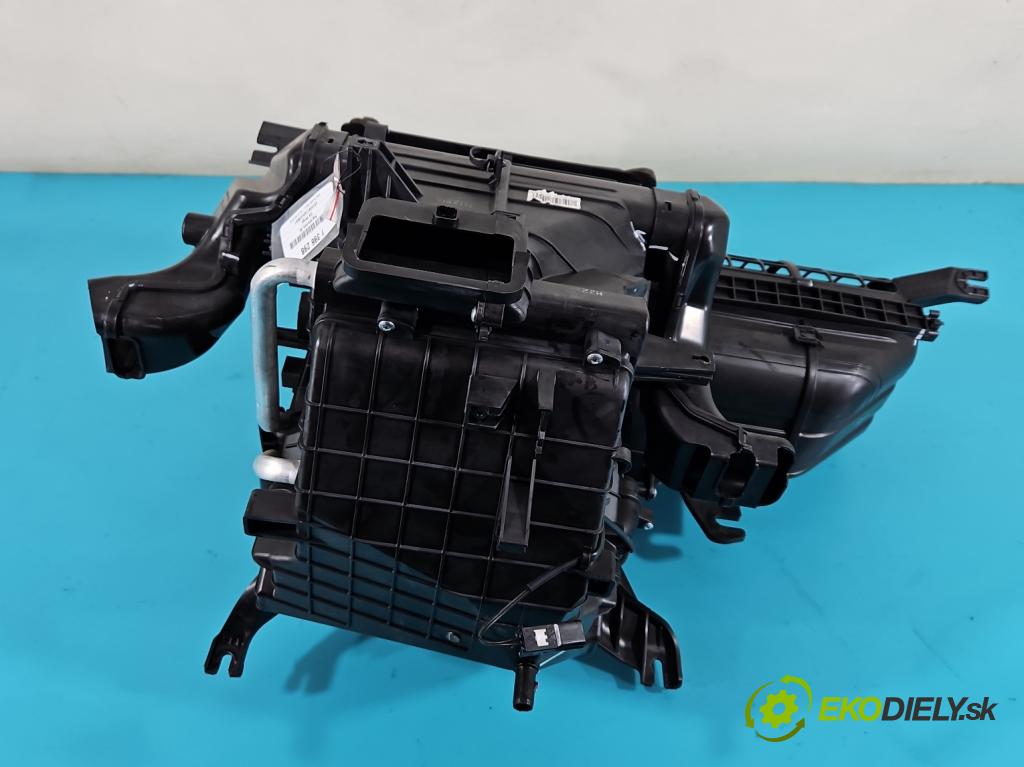 Kia Venga 1.4 16V 90 hp manual 66,2 kW 1396 cm3 5- radiátor 97200-1P100 (Radiátory topení)