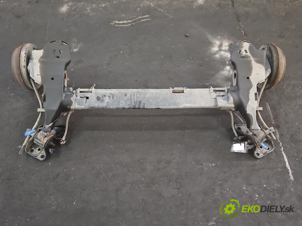 Peugeot 207 1.4 8V 73 hp manual 54 kW 1360 cm3 5- zadní výztuha  (Výztuhy zadní)