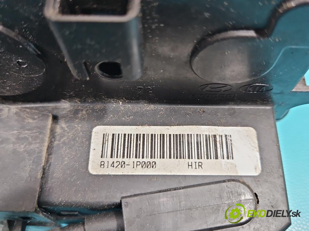Kia Venga 1.4 16V 90 hp manual 66,2 kW 1396 cm3 5- zámek zadní pravý 81420-1P000