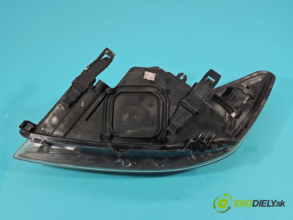 Ford Focus Mk2 2004-2011 1.8 tdci 116 HP manual 85 kW 1753 cm3 4- Reflektor: pravý  (Pravé)