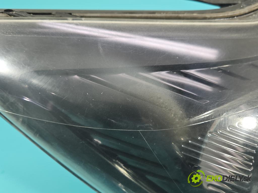 Ford Focus Mk2 2004-2011 1.8 tdci 116 HP manual 85 kW 1753 cm3 4- Reflektor: pravý  (Pravé)