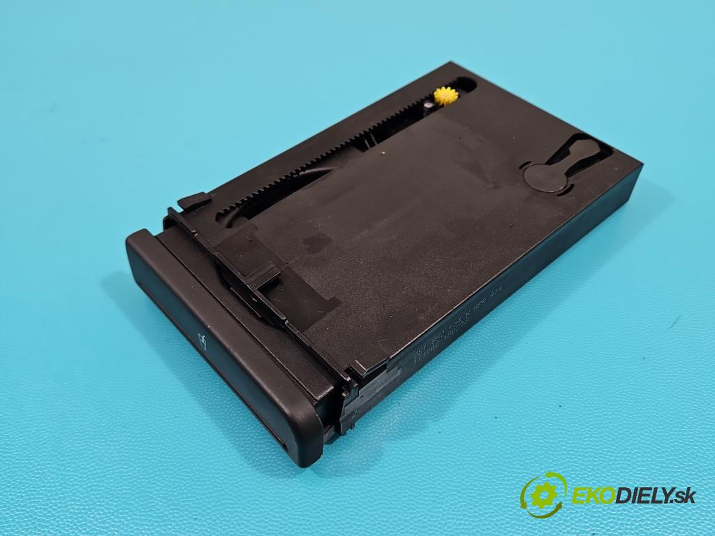 Audi A4 B6 2000-2004 1.6 103 HP manual 76 kW 1595 cm3 4- Rukojeť: na nápoje: 8E1862534H (Úchyty, držiaky na nápoje)