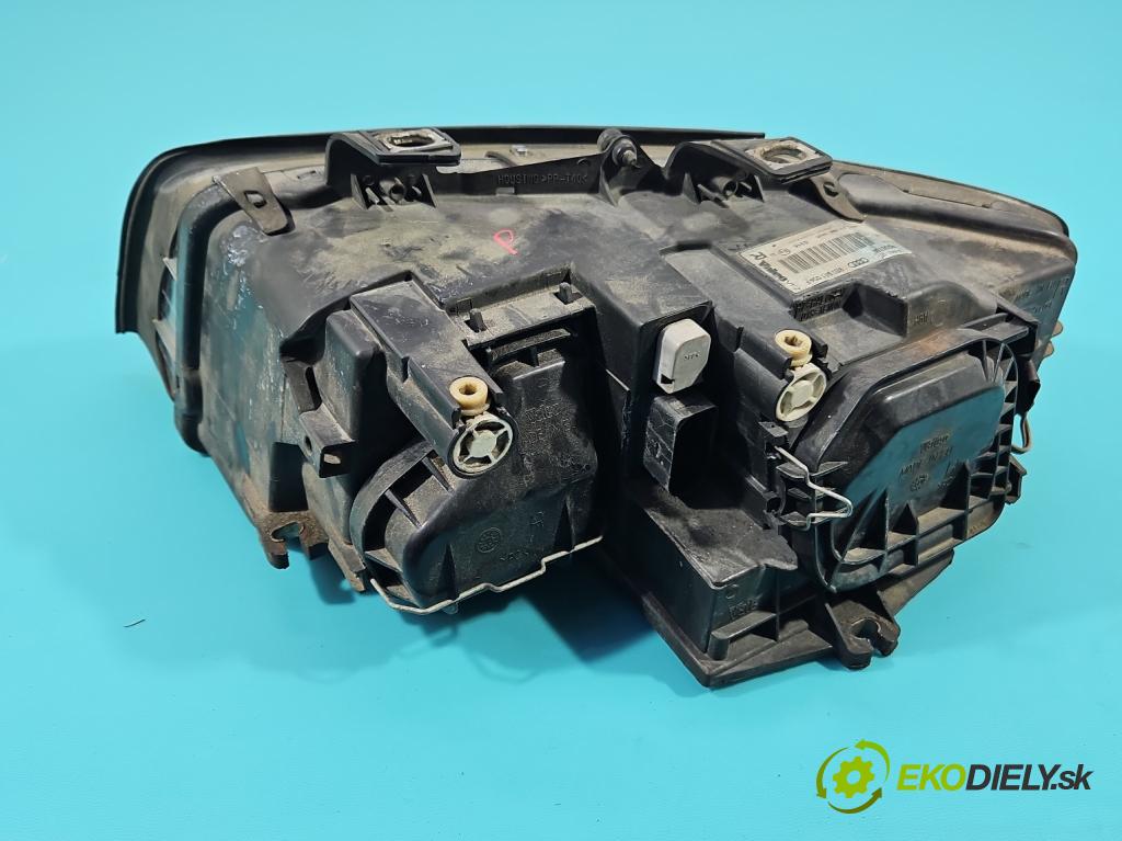 Audi A4 B6 2000-2004 1.6 103 HP manual 76 kW 1595 cm3 4- Reflektor: pravý  (Pravé)