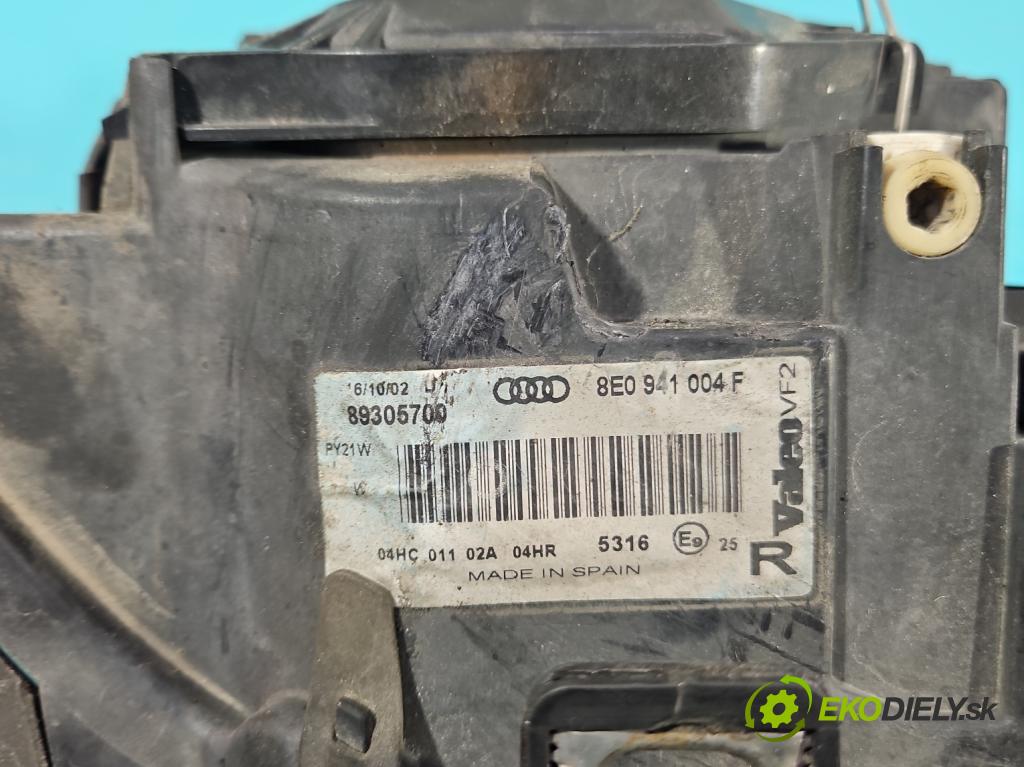 Audi A4 B6 2000-2004 1.6 103 HP manual 76 kW 1595 cm3 4- Reflektor: pravý  (Pravé)