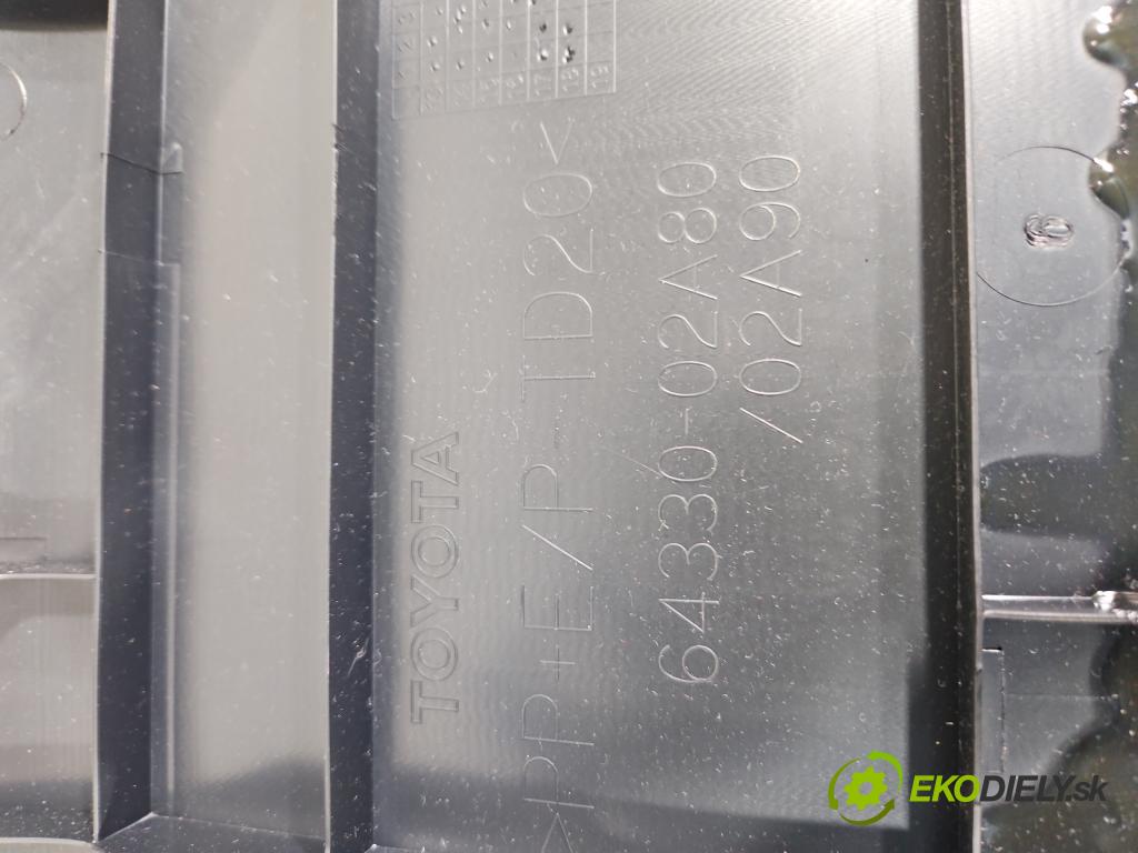 Toyota Corolla E16/E18  2013-2019 1.6 16V 132  HP manual 97 kW 1598 cm3 4- zadná 64330-02A80 (Pláta zadné)